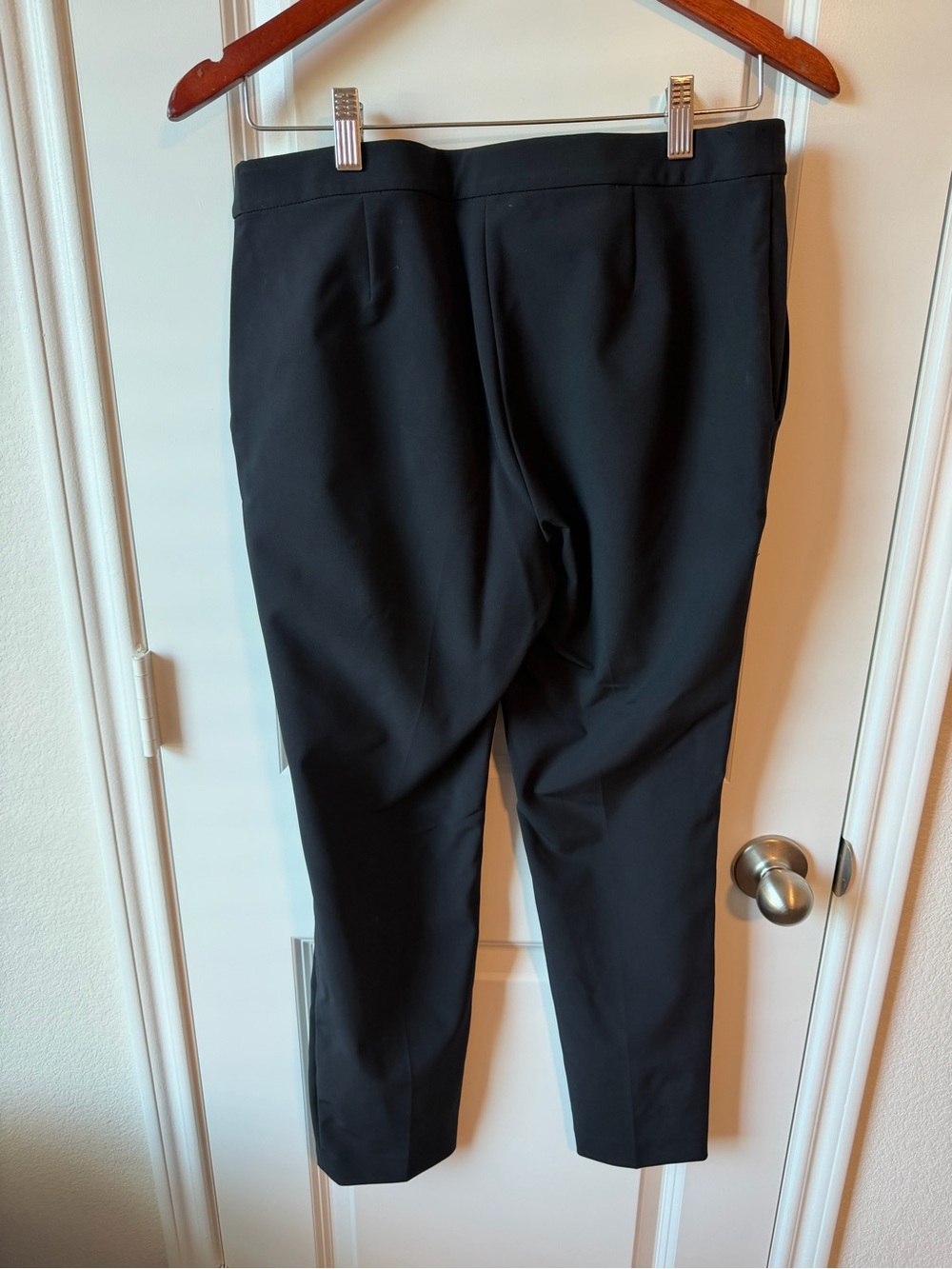 ⚡️NWOT Theory Black Slim Ankle Pull-on Pants - Picture 4 of 6